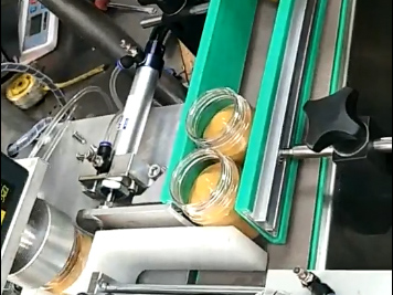 全自動醬料灌裝機-膏體灌裝機應用